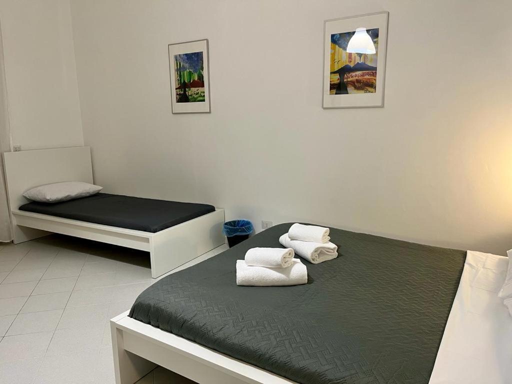 Bed and Breakfast Pop Santa Chiara Neapel Exterior foto