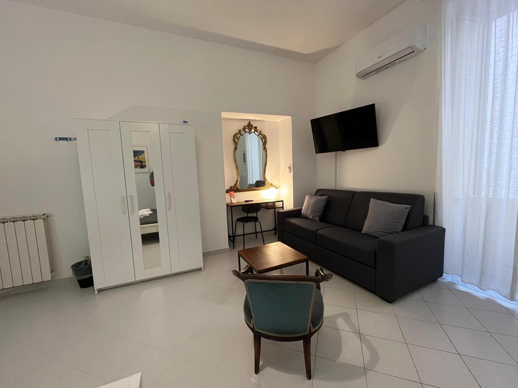 Bed and Breakfast Pop Santa Chiara Neapel Exterior foto