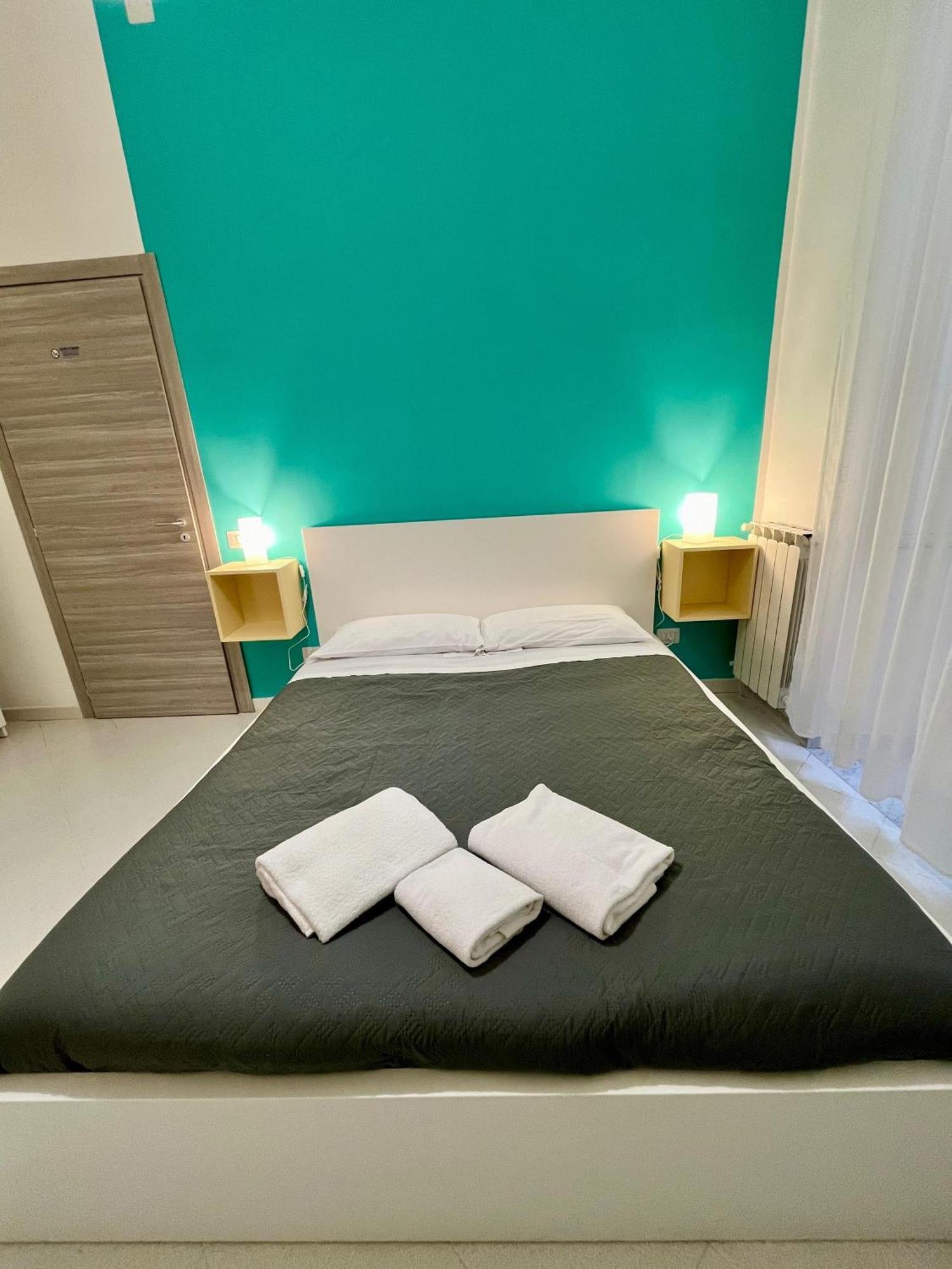 Bed and Breakfast Pop Santa Chiara Neapel Exterior foto