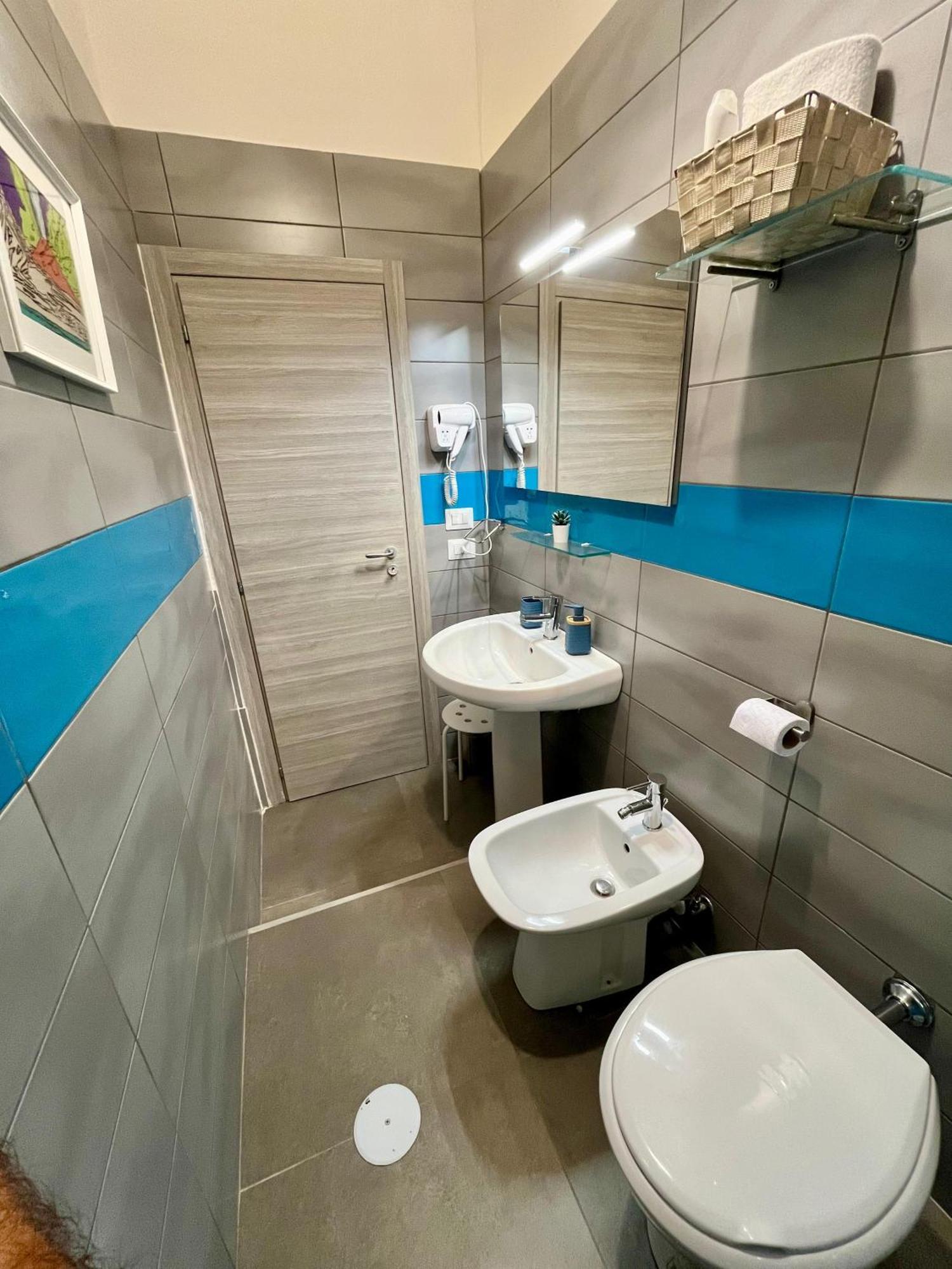 Bed and Breakfast Pop Santa Chiara Neapel Exterior foto