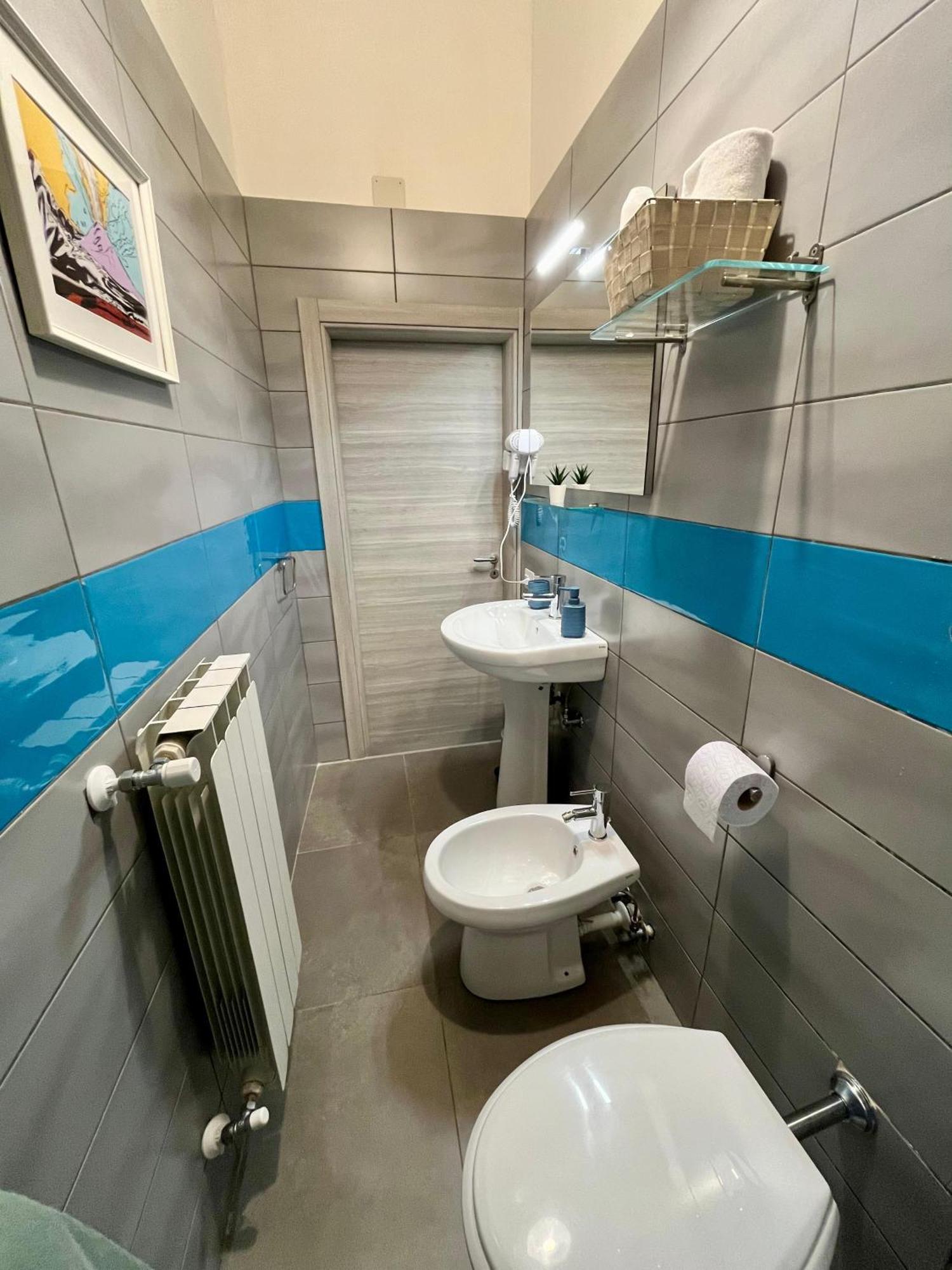 Bed and Breakfast Pop Santa Chiara Neapel Exterior foto